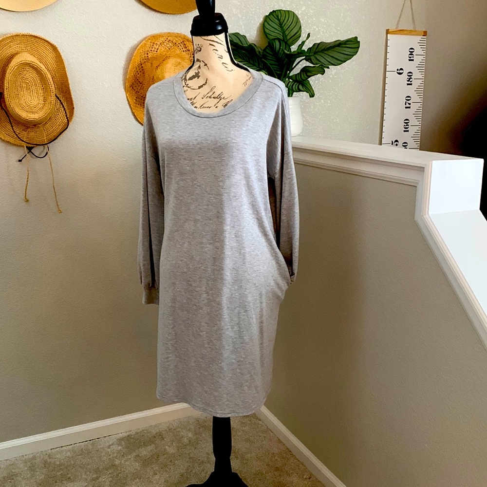 Pocketed long sleeve sweatshirt dress-